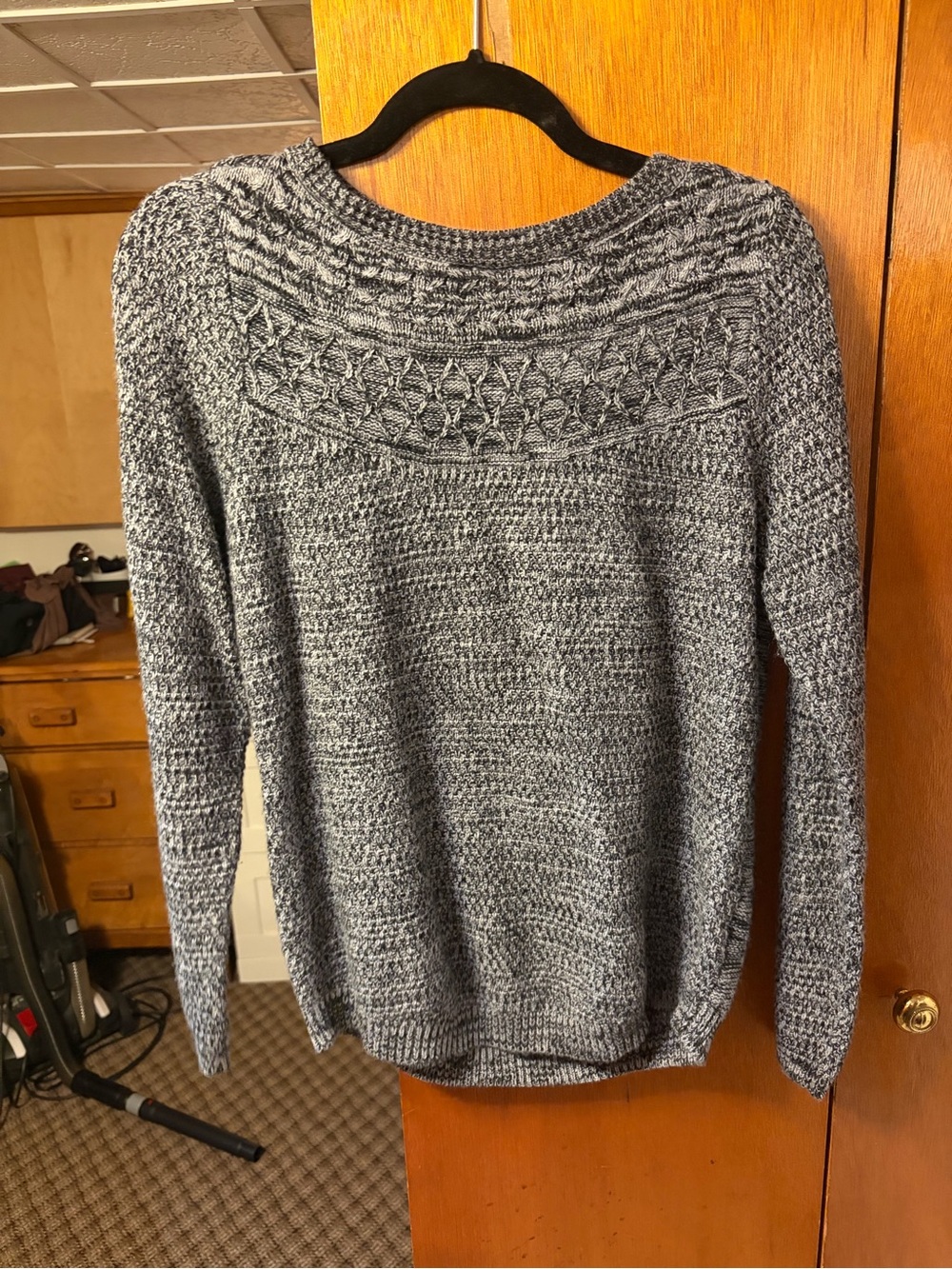 croft & barrow Heather Gray Crewneck Sweater with Textured Yoke